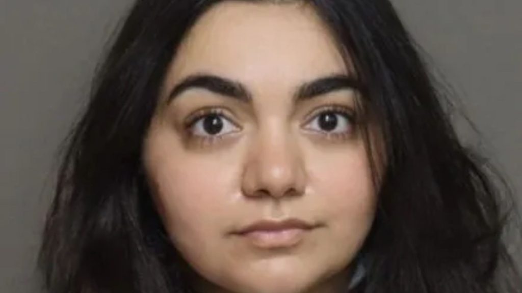28-year-old teacher confesses her love to 15-year-old student after months-long sexual relationship before being caught by teen's aunt
