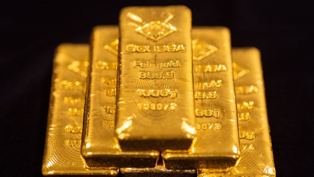 As selling increases, gold sinks deeper into bear market territory