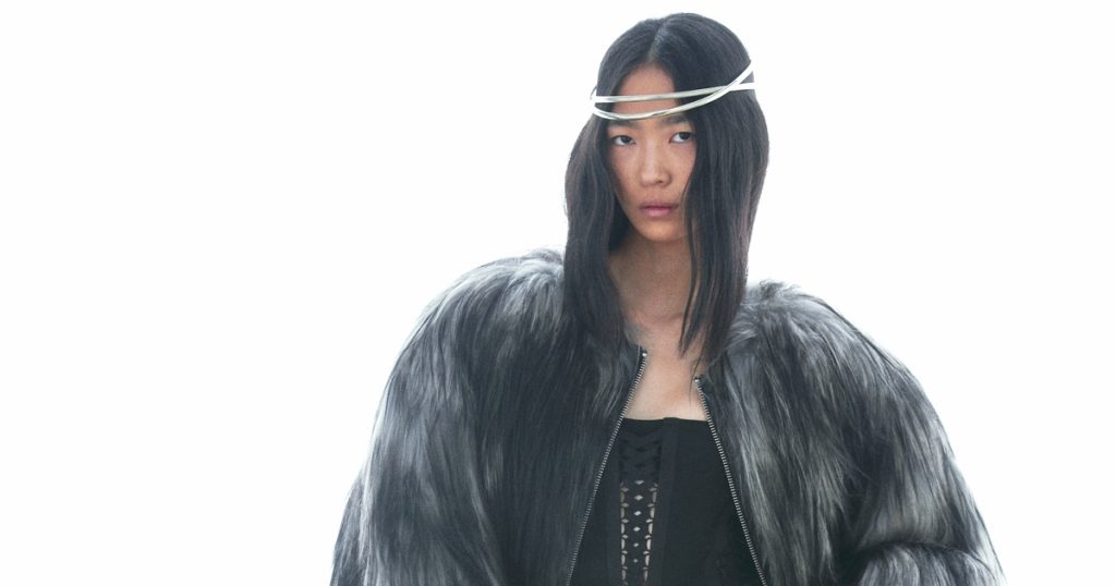 Halo Season 2 Explores Corsetry and Clinical Light for 2026