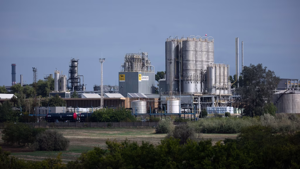 Hungary and Slovakia sign a new fuel pipeline agreement for stable regional supply