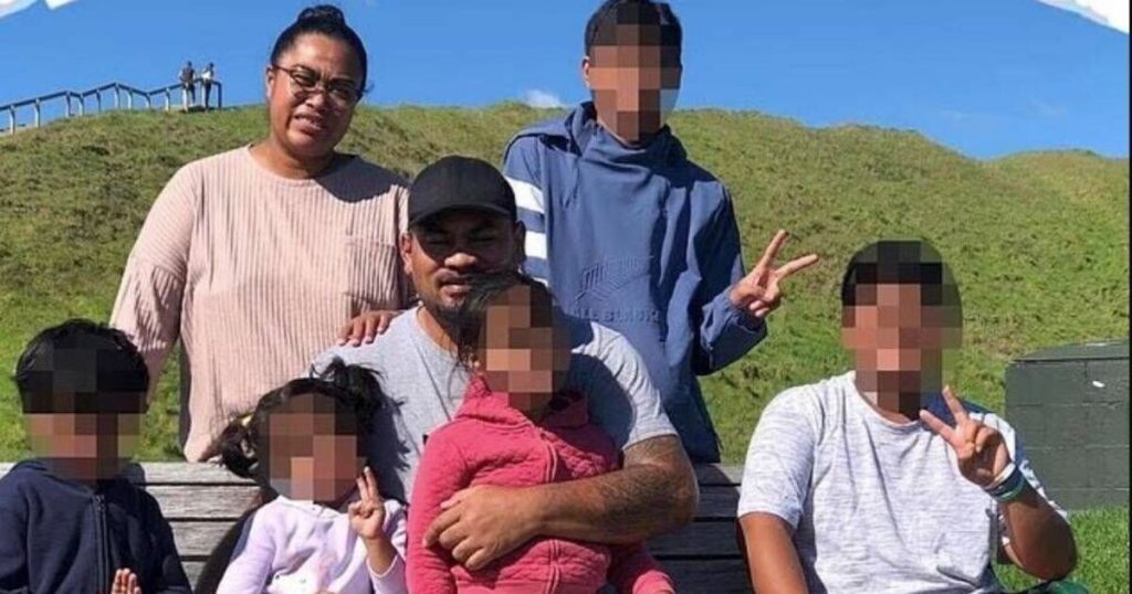Jealous father murders wife in front of children a few weeks after starting a new life. world | news