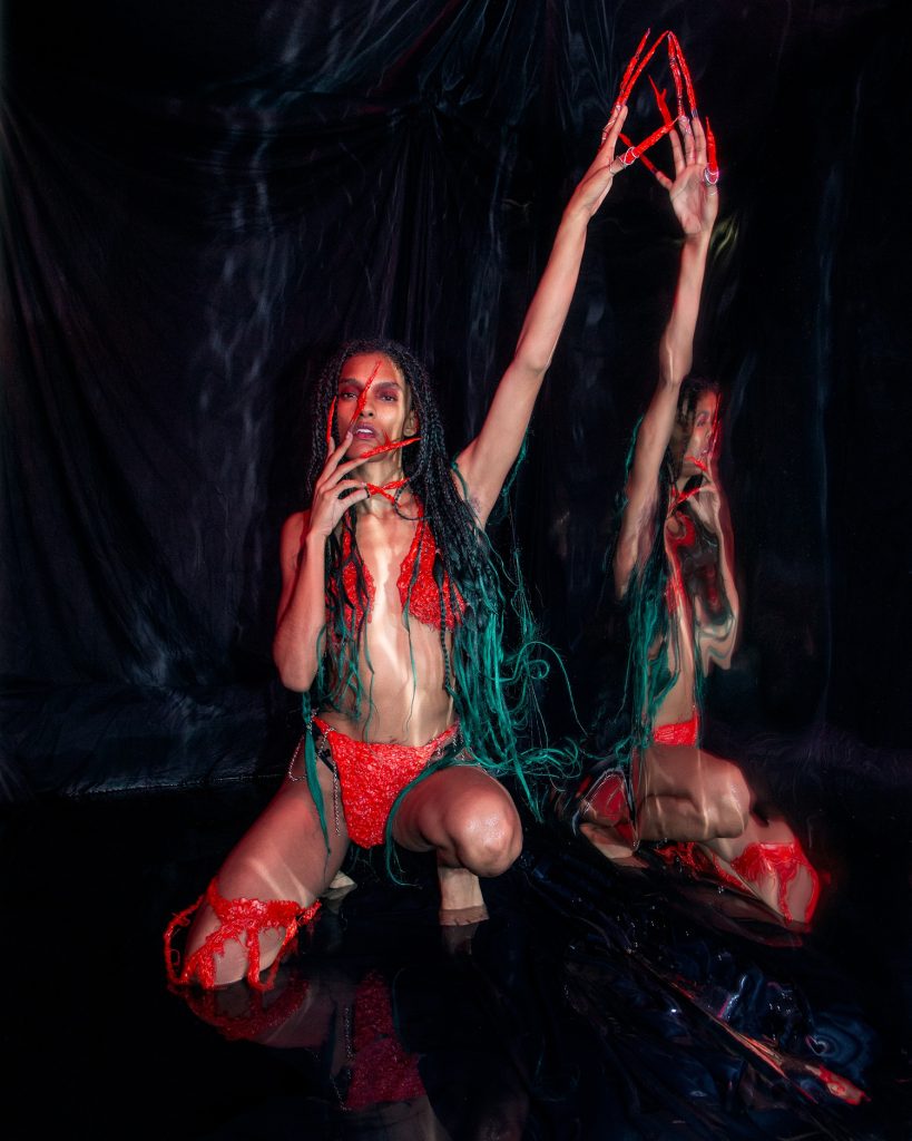 Ladygan - Twolips changed the dissonance to distortion on "PPL R"