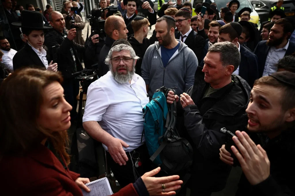 Off-duty London police officer filmed 'intimidating' Al Jazeera journalists freedom of the press