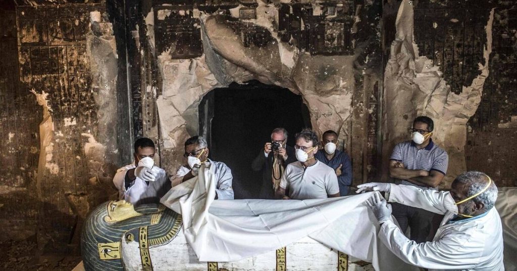 'Perfectly preserved' mummy of 3,000-year-old woman found in coffin in Egypt world | news