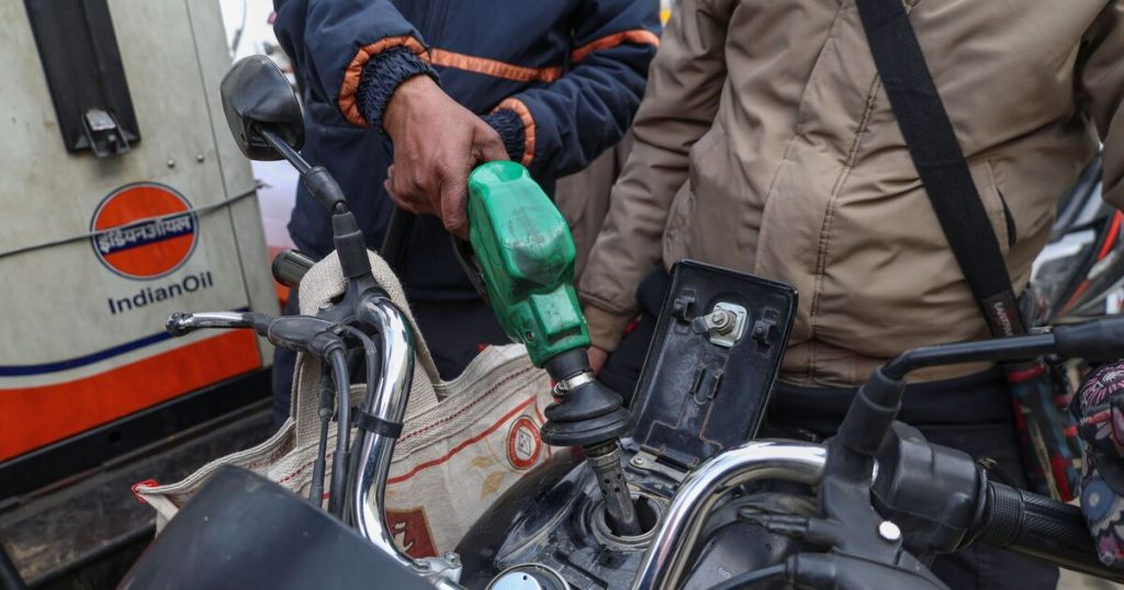 Petrol limit imposed on 600 gas stations without fuel. world | news