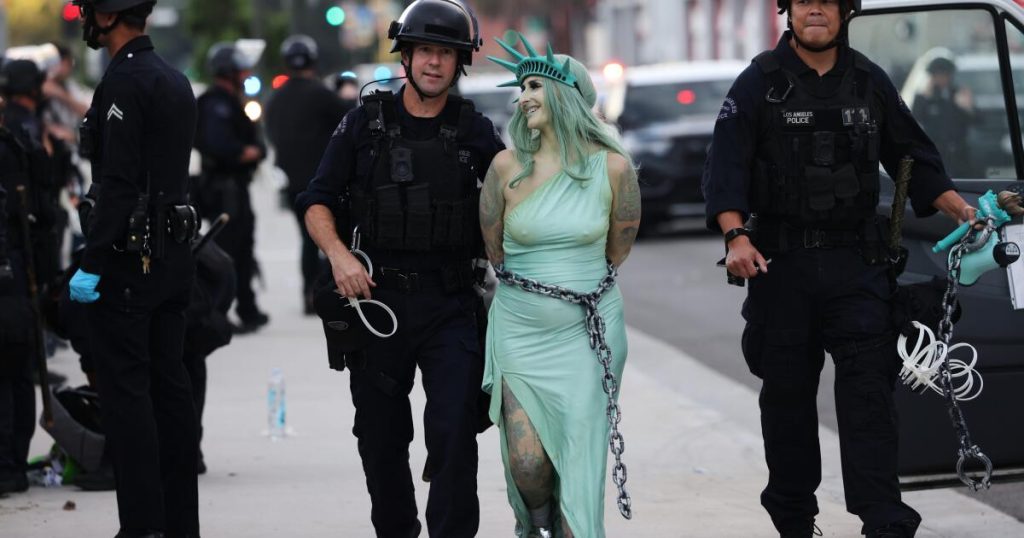 Protesters arrested, tear gas fired at ‘No Kings’ protest Protesters arrested, tear gas fired at 'No Kings' protest