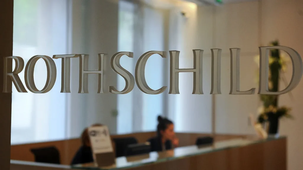 Rothschild bank headquarters raided over links to Jeffrey Epstein as police search for evidence of man with links to paedo Rothschild bank headquarters raided over links to Jeffrey Epstein as police search for evidence of man with links to paedo