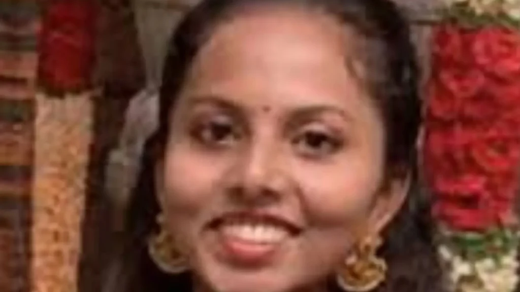 Veterinarian killed by pregnant hippo after climbing into enclosure to take animal's temperature alone at night