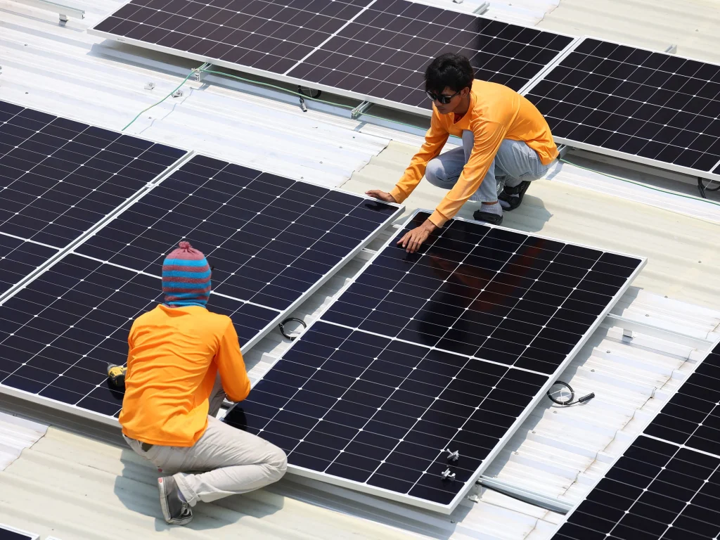 7,000 W Balkankraftwerk: VDE-Regeln und Kostenfell 2026