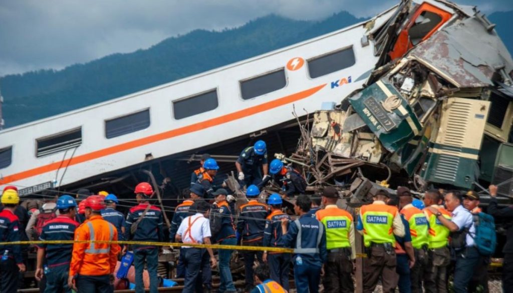 At least four killed, dozens injured in collision between two trains in Jakarta