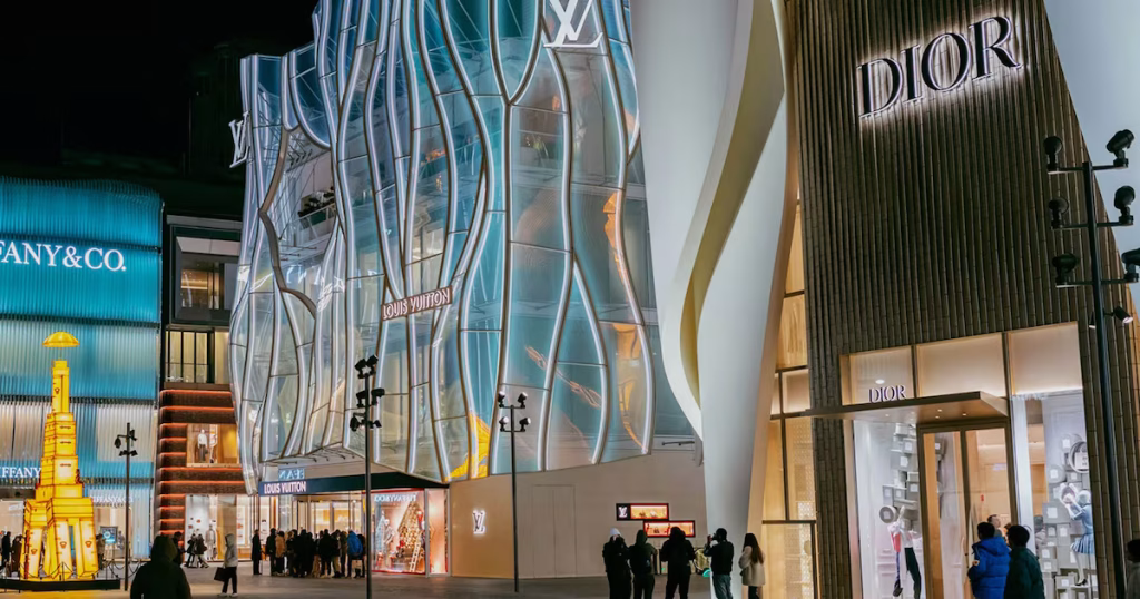 Brief description Why is luxury still unable to find its way out of the recession?