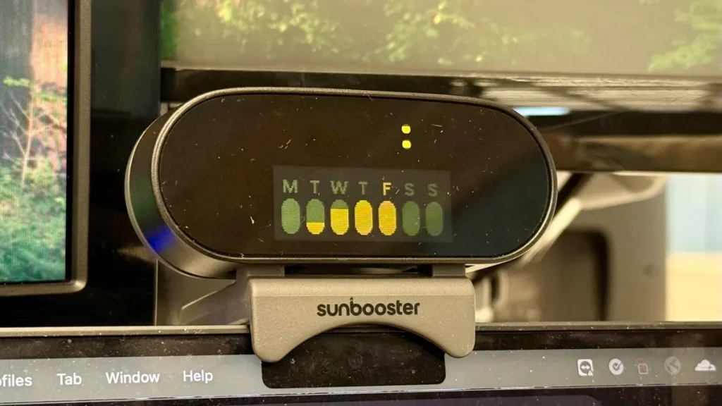 Can near-infrared laptop light improve my mood? I tried to figure it out