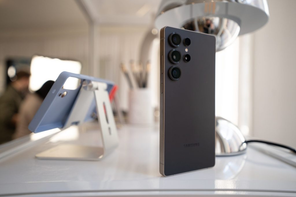 Do you want the Galaxy S25 Ultra at a lower price? This renewed deal is worth a look