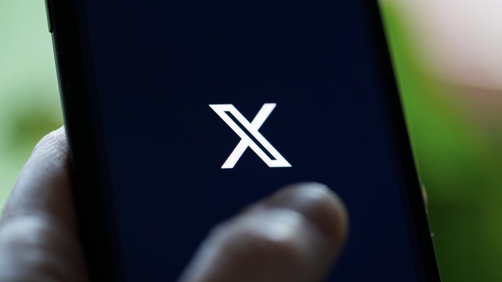 Elon Musk's XChat claims to offer 'private' messaging (but reserves the right to collect your data)