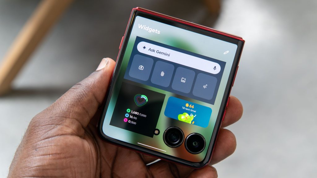 Forget the 2026 models: T-Mobile will give you last year's Motorola Razr Ultra for free with the new line