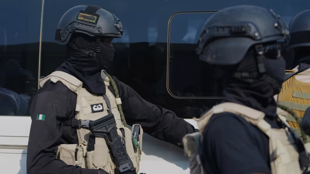 Gunmen attack passenger bus in Benue state, kidnap Nigerian students