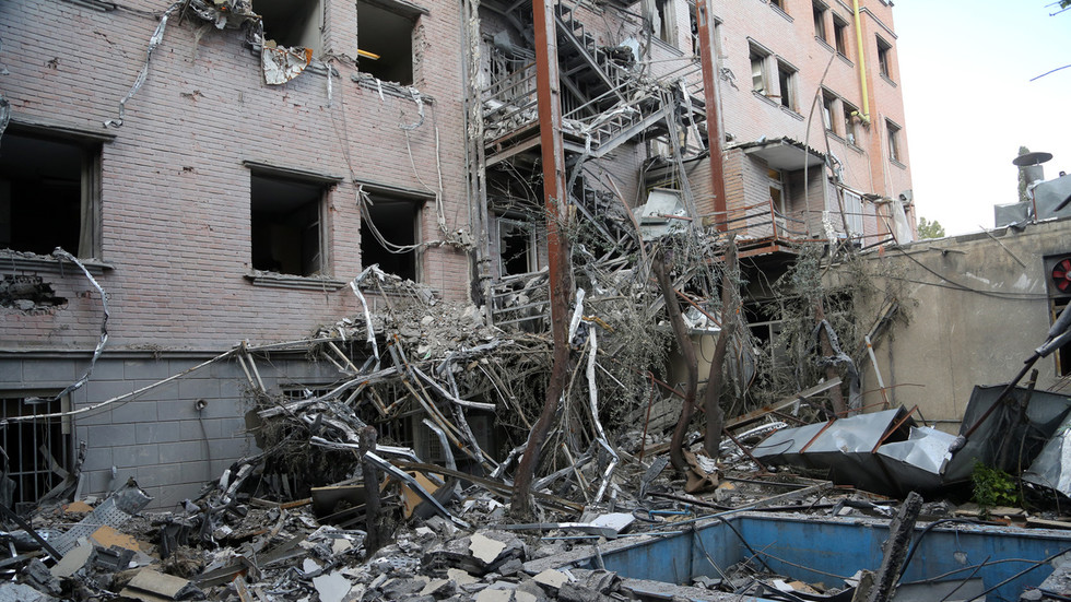 Iran demands compensation from Arab countries – RT World News Iran demands compensation from Arab countries - RT World News