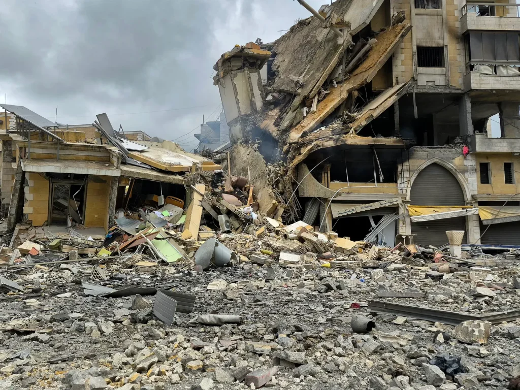 Israel destroys towns in southern Lebanon, attacks 'safe' areas around Beirut US-Israel war over Iran news