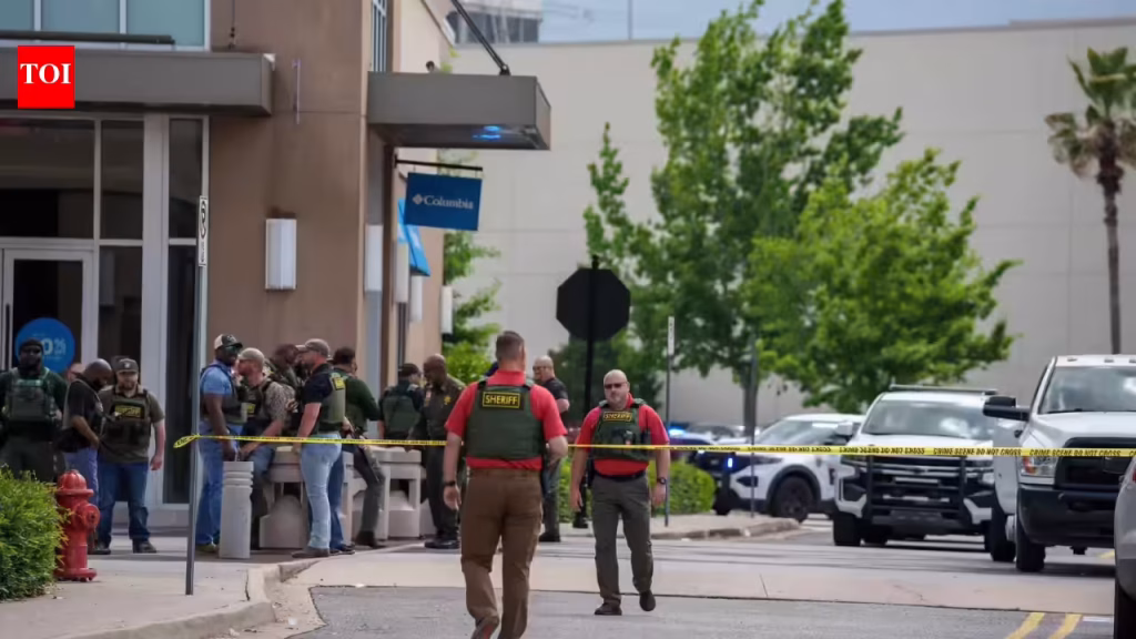 One dead, five injured in shooting at Louisiana mall food court