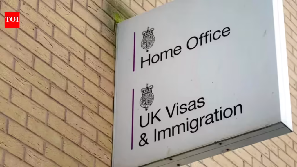 Pakistani, Bangladeshi migrants pretend to be gay to stay in UK: Report