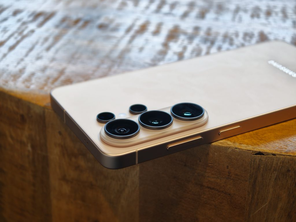 Samsung is reportedly testing much larger silicon carbon batteries