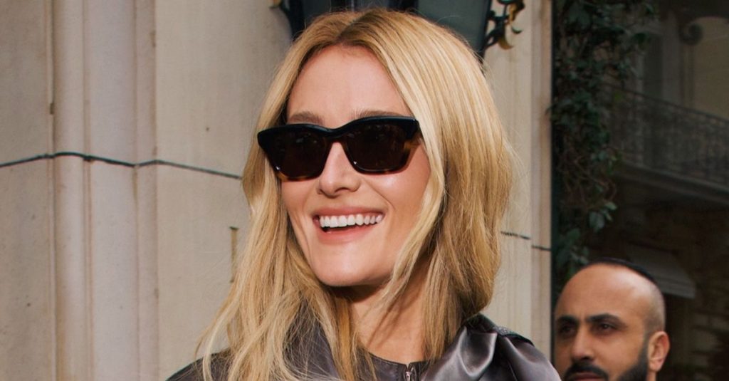 Sarah Pidgeon's airport look includes French-girl jeans and flats