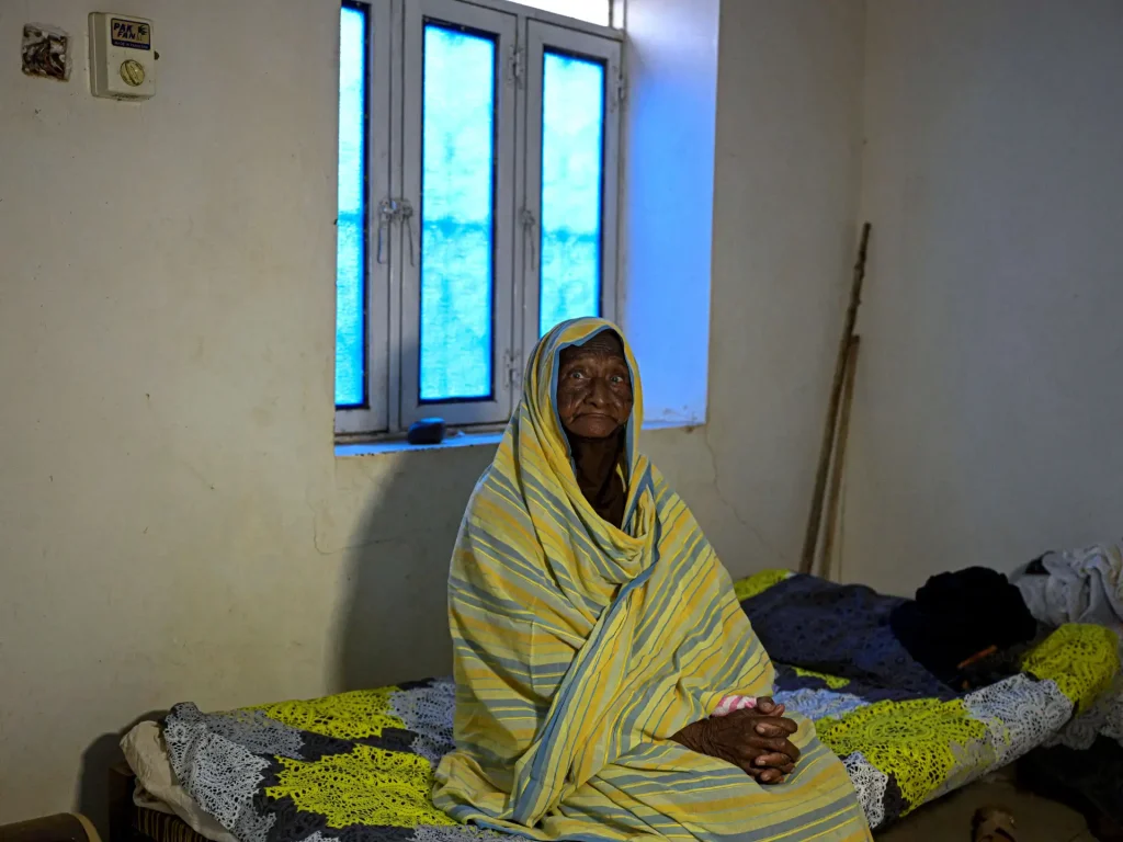 Sudan refugees returning home face 'new struggle for survival': UN sudan war news