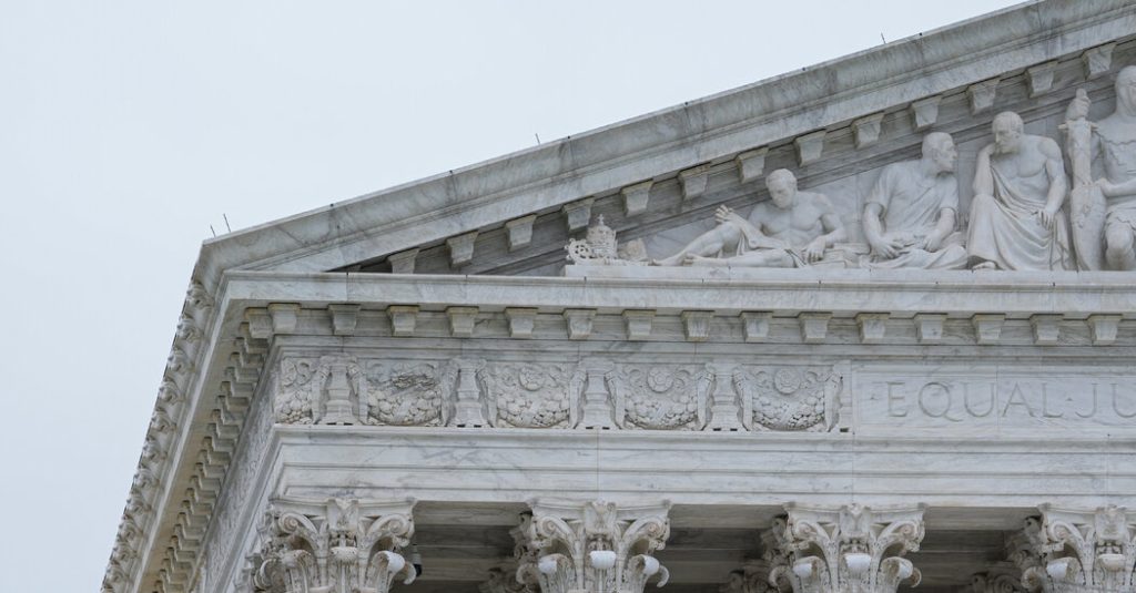 Supreme Court sides with anti-abortion clinic in fight over donor records