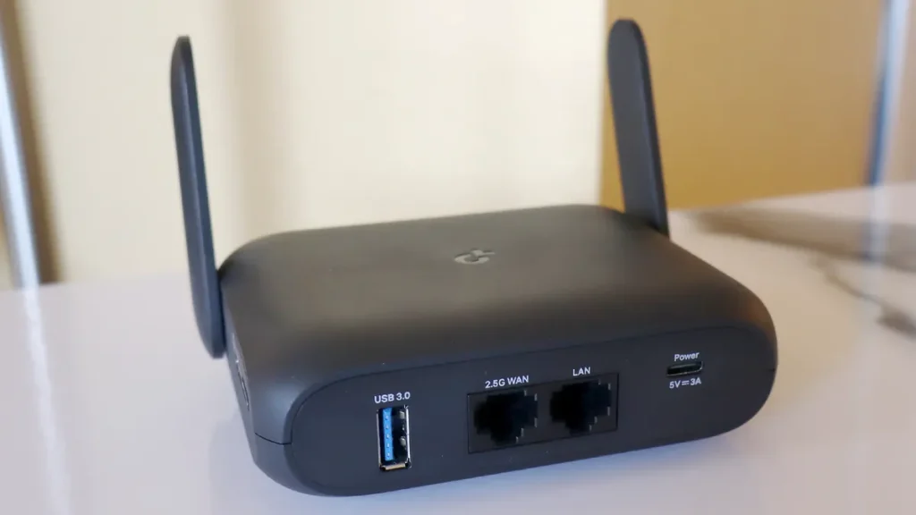 TP-Link Roam 7 review: How this travel router keeps me from worrying about public Wi-Fi