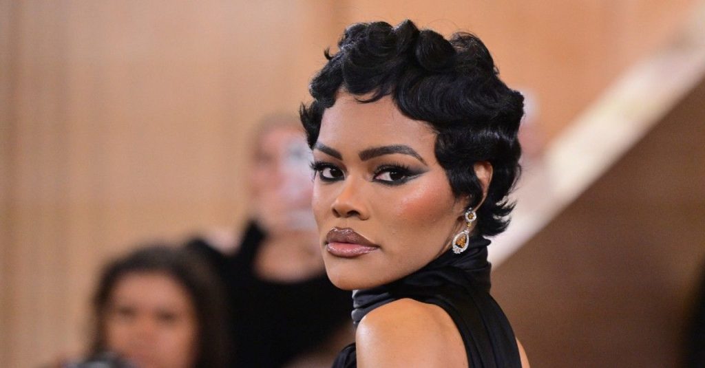 Teyana Taylor signs a viral lipstick in Revlon's campaign