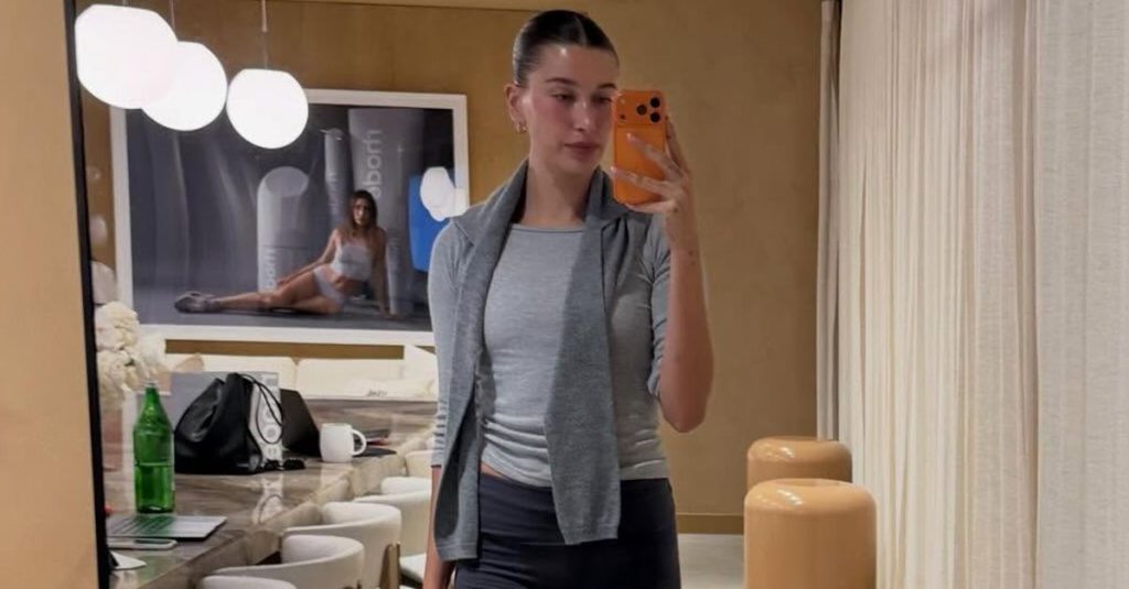 The attractive flat-shoe color trend worn by every girl