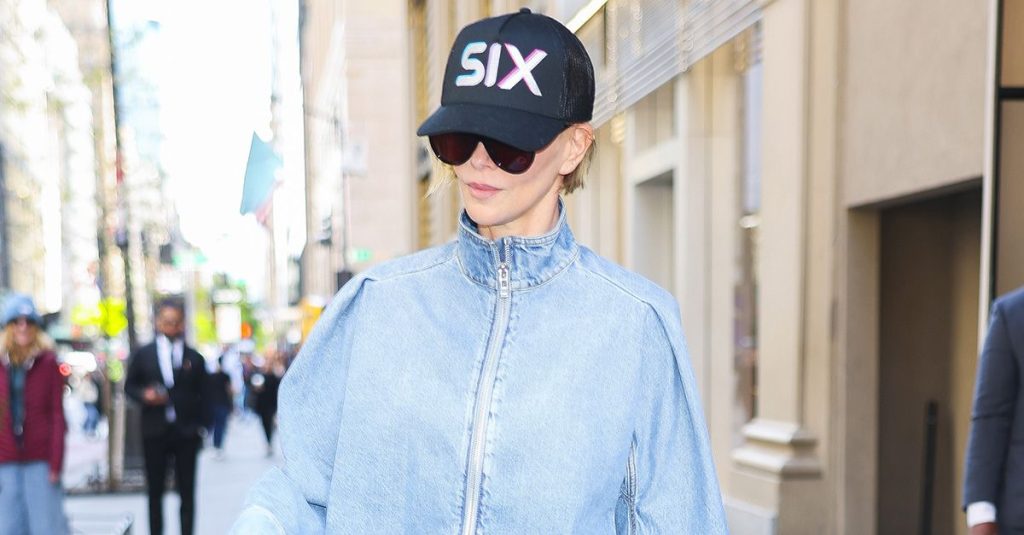 The pants trend people are wearing with white sneakers