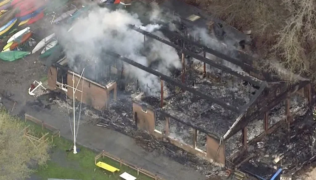 Three-alarm fire spreads at Toronto Humber Yacht Club, no injuries reported