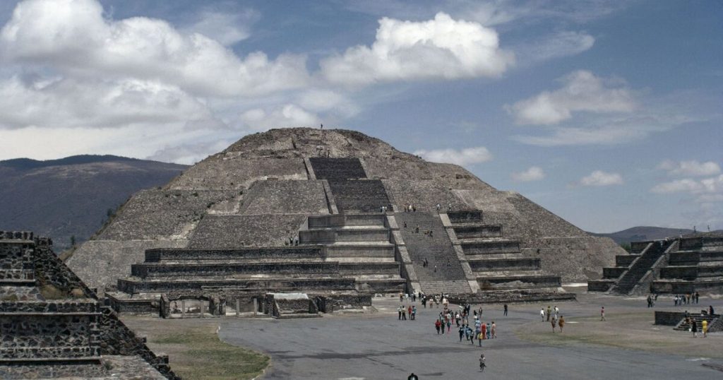 Tourist killed after gunman opens fire at Teotihuacan archaeological site in Mexico World | news