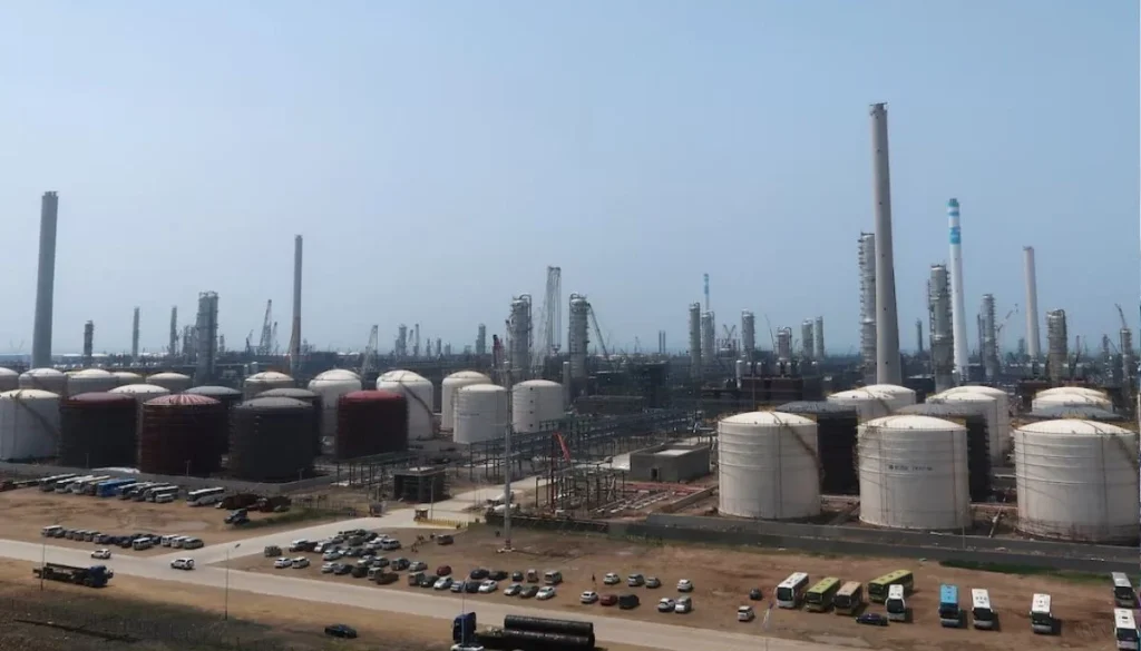 Trump bans China's 'teapot' Hengli refinery over Iranian oil purchases