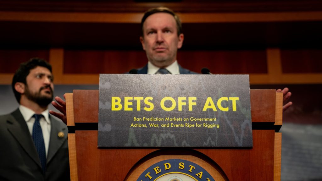 US senators ban themselves from trading in prediction markets