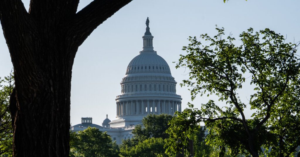 White House urges House to quickly fund DHS