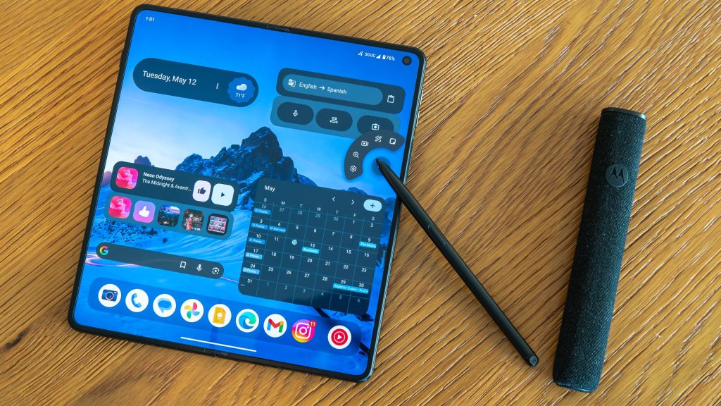 6 things you can do on the Razer Fold with the Moto Pen Ultra