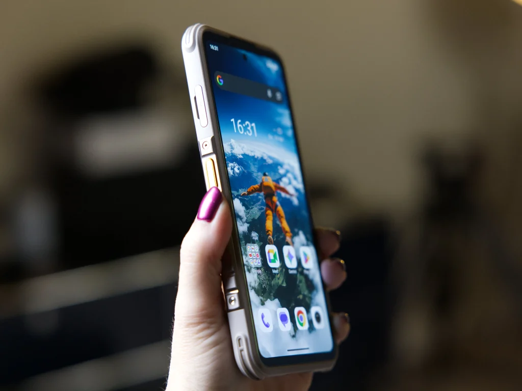 A new smartphone brings a reliable feature