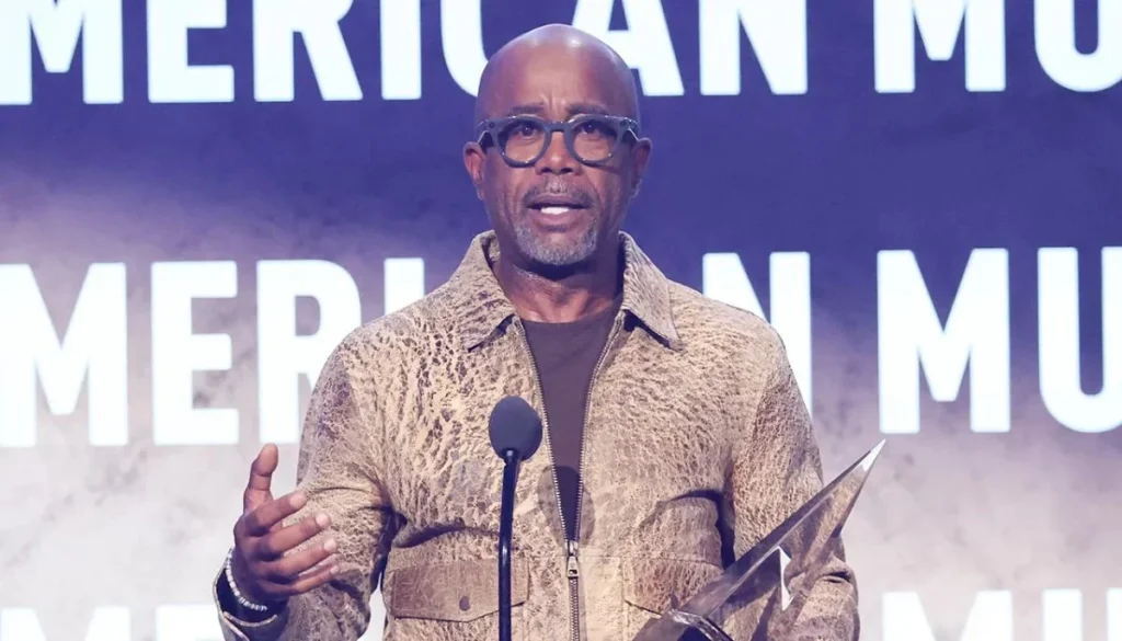 American Music Awards honors Darius Rucker with Veterans Voice Award