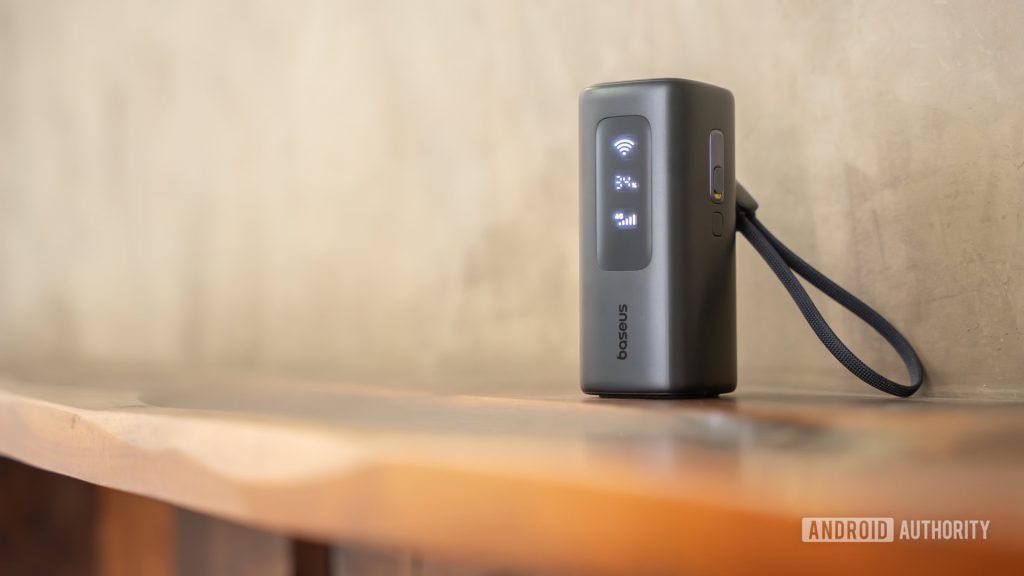 Baseus EnerGeek GX11 MiFi Power Bank Practical: Power Bank and Hotspot