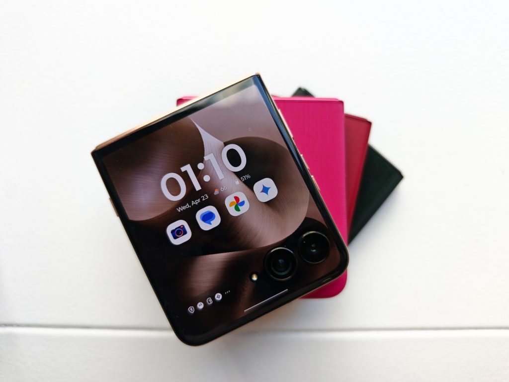 Best Motorola Moto Razr Ultra (2026) Cases