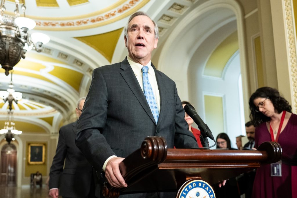 Democrats file motion to block ED's OBBBA student loan final rule