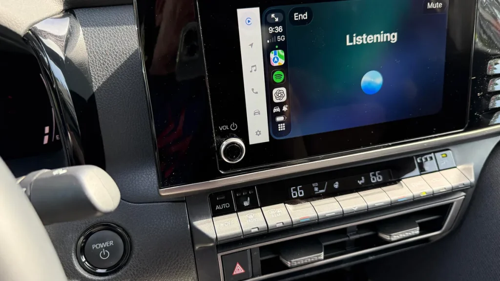 I tested ChatGPT and Perplexity AI as my CarPlay voice assistant – this model was better