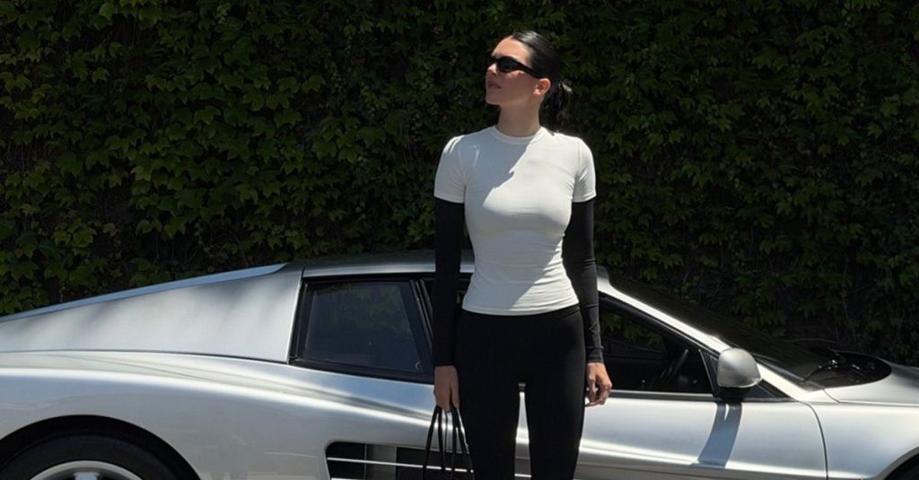 Kendall Jenner wore capri pants with this non-heel shoe trend