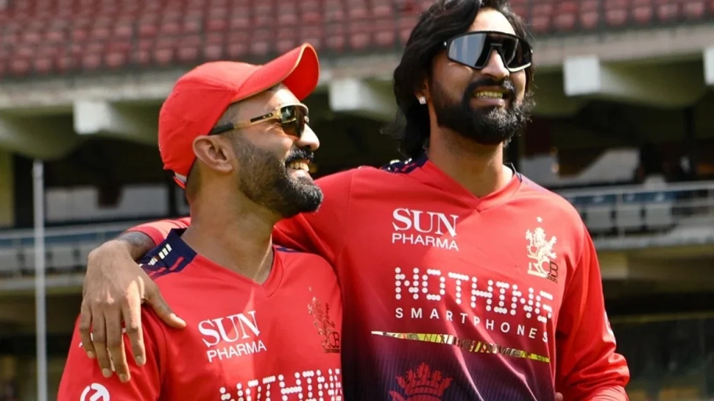 Krunal Pandya pokes fun at Dinesh Karthik after RCB coach forgets his role in Qualifier 1 (watch video) Krunal Pandya pokes fun at Dinesh Karthik after RCB coach forgets his role in Qualifier 1 (watch video)