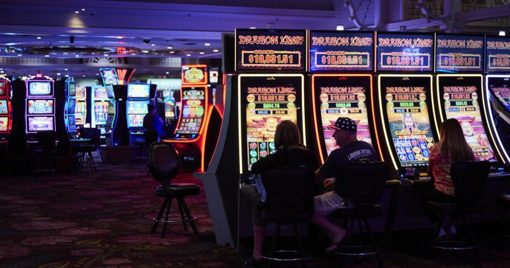 Prime, the last gambling resort in Navas, will close by July