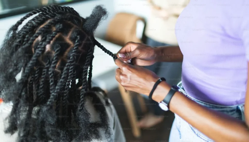 Researchers find cancer-linked chemicals in hair braiding