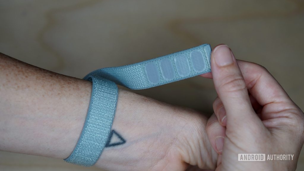Survey shows this legacy wearable device is the best Fitbit Air alternative
