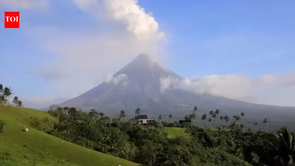 The Mayon volcanic eruption forced evacuations and disrupted air travel near Manila. world News